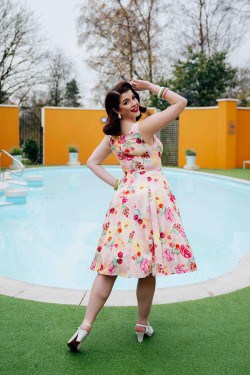 Robe rockabilly à fleurs années 50 femme