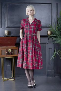 Robe chemise tartan rouge ecossais swing midi ceinture col V Banned rockabilly vintage