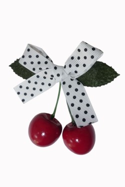 Barrette cerise noeud blanc